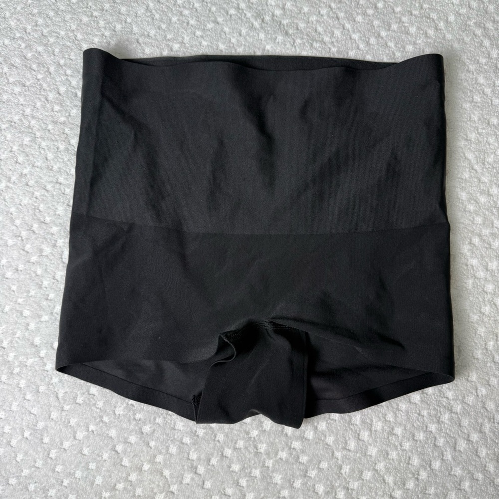 NWOT. Victoria’s Secret boy short/ shorty panties.